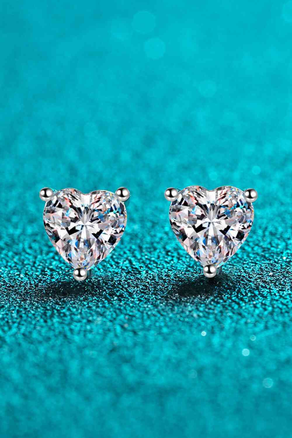 2 Carat Moissanite Heart-Shaped Stud Earrings - Aurelia Clothing