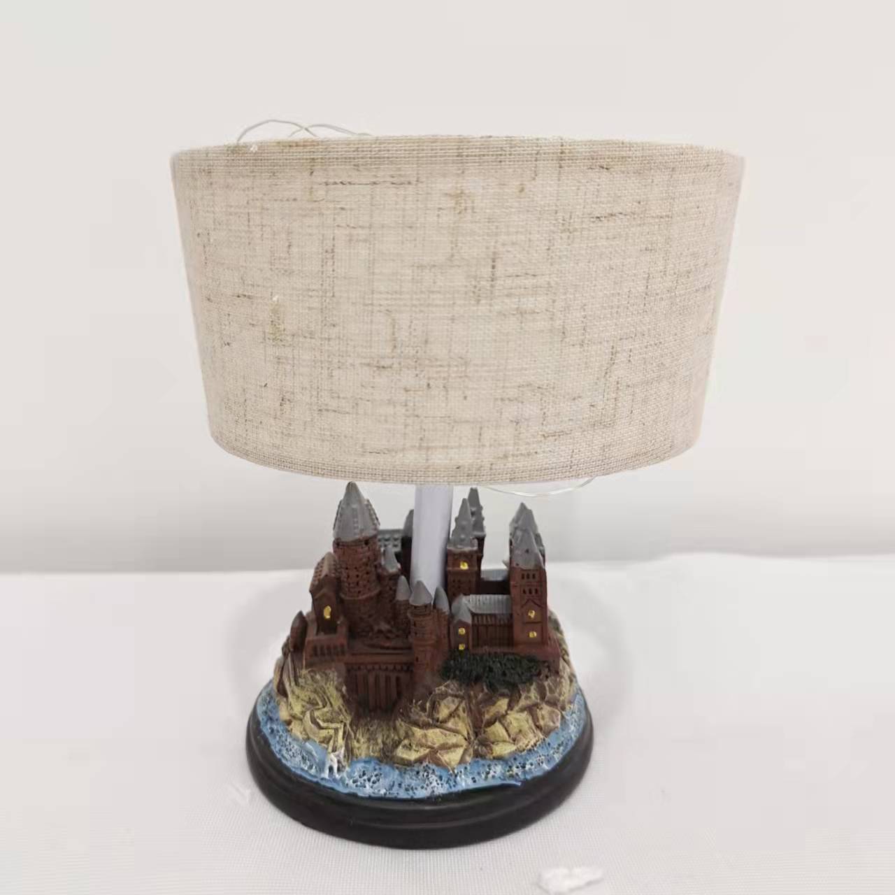 Harry Potter - Hogwarts Castle Resin Lamp - Free Shipping - Aurelia Clothing