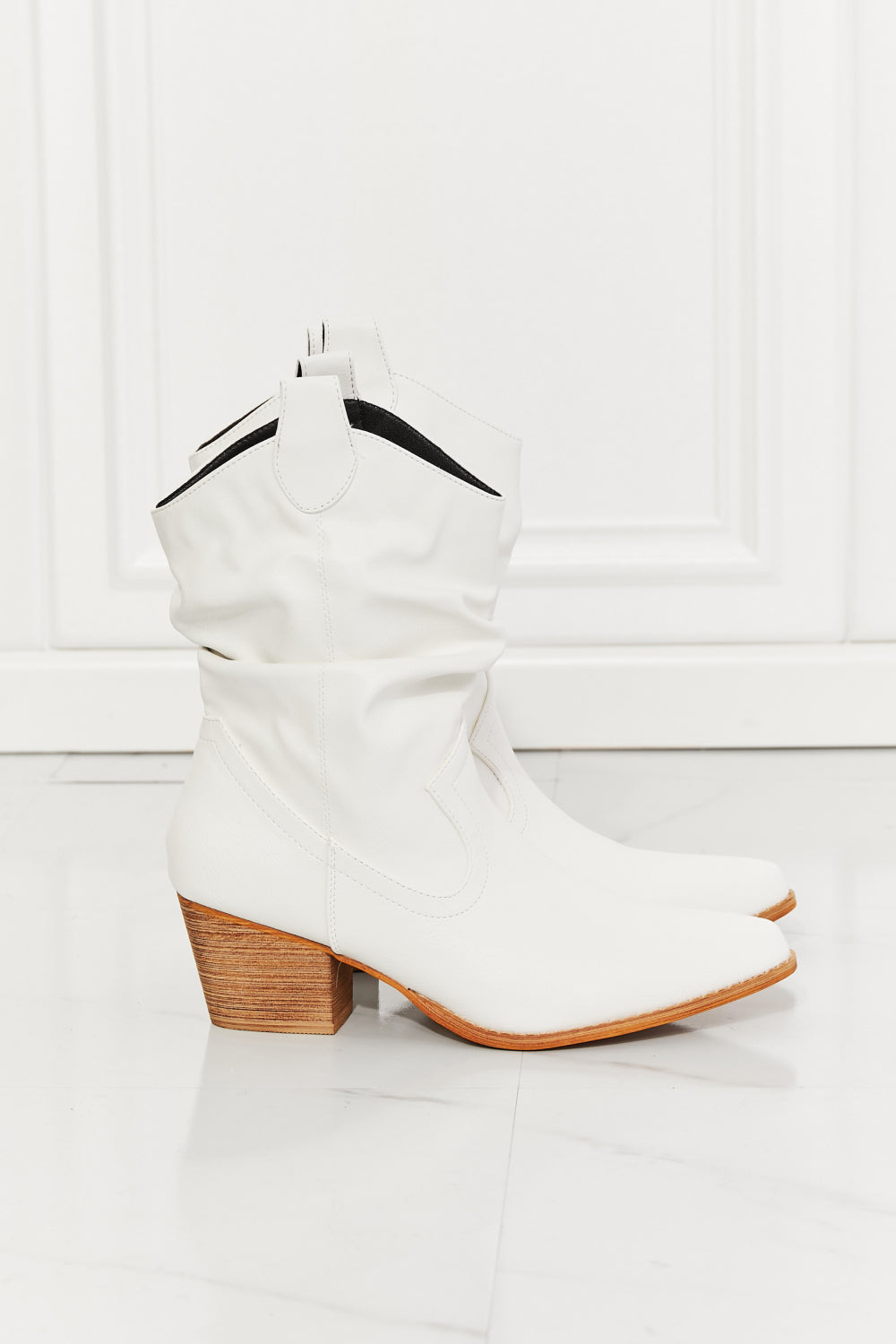 MMShoes Better in Texas Scrunch Cowboy Boots in White - Aurelia Clothing