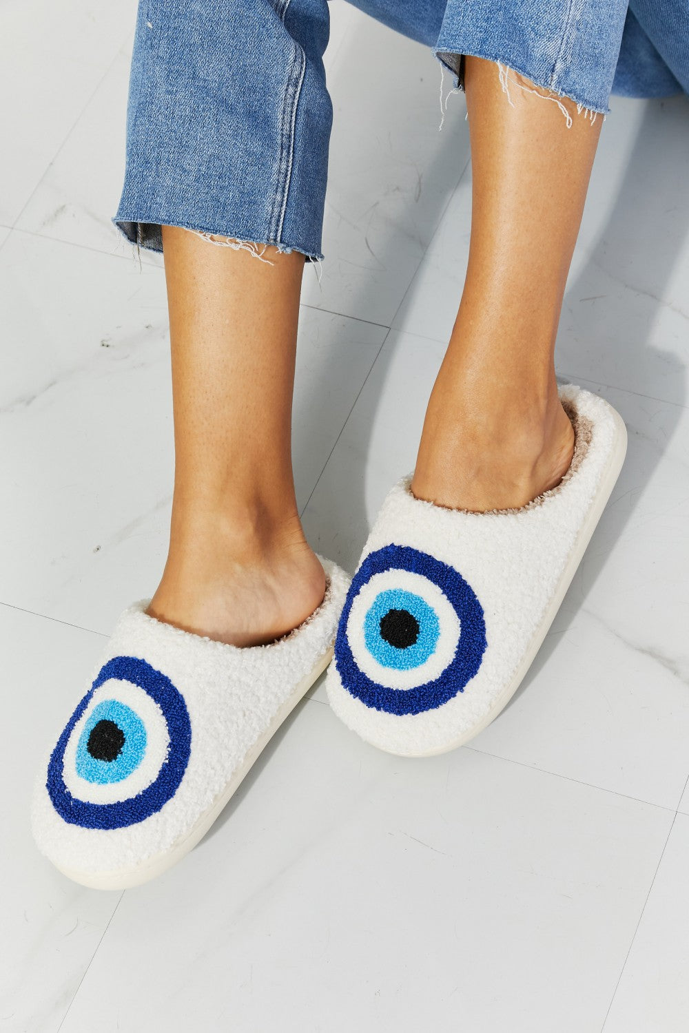 MMShoes Eye Plush Slipper - Aurelia Clothing