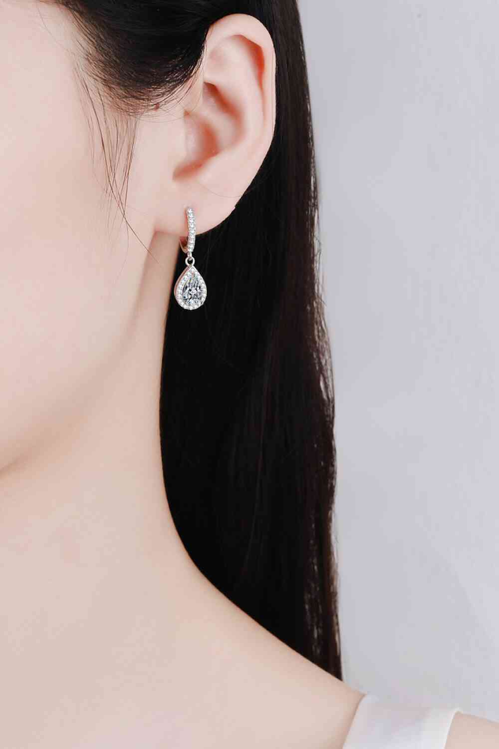 Moissanite Teardrop Earrings - Aurelia Clothing